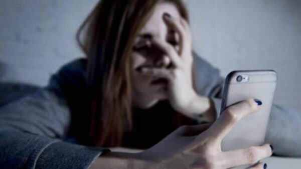 el uso excesivo del celular puede dar depresión y ansiedad